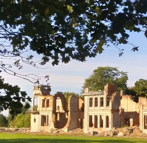 Pałac Karskich we Włostowie