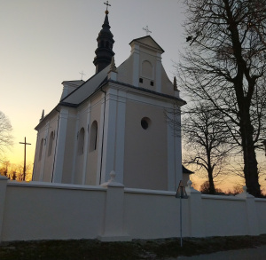 Kościół p.w. Św Apostołów Piotra i Pawła w Bidzinach